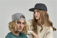 CAPPELLINO CON VISIERA PIATTA RPET SNAP BACK-S